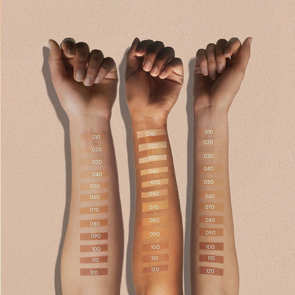 Aura Radiant Foundation