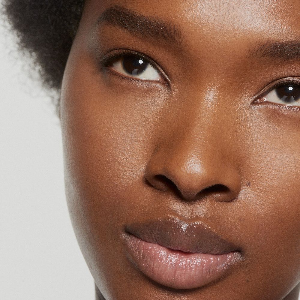 Aura Radiant Foundation