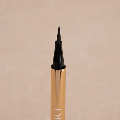 HERizon Eye Liner