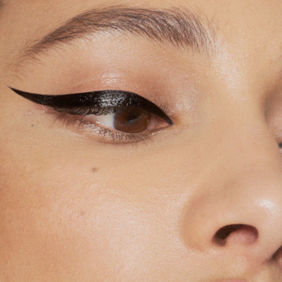 HERizon Eye Liner